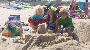 Gracie, Rachel, Charlie and their Hawaiian castle Aug 13 2014